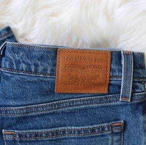 Size 25 Levi's Wedgie Light Wash Jeans